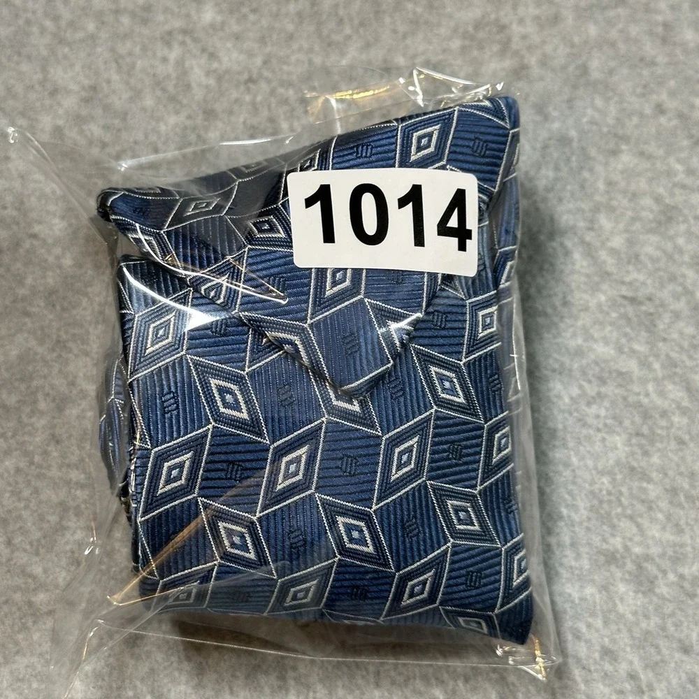 Jos A Bank Executive Collection 100% Silk Blue Geometric Diamond Tie 61x3.5in